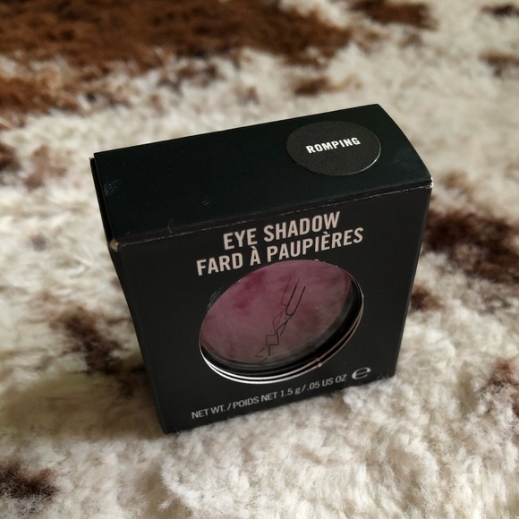 DISCONTINUED MAC Eye Shadow // Romping - Picture 3 of 5